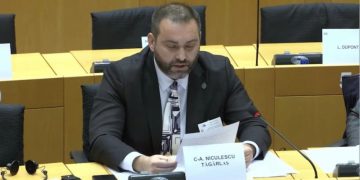IPOCRIZIE ÎN FORMĂ CONTINUATĂ. Microbul plimbărilor l-a atins și pe senatorașul bătăuș și plângăcios