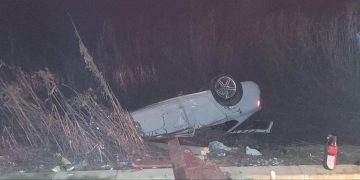 Accident pe Valea Izei. Un autoturism a ieșit în decor