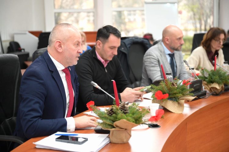 Veste bună pentru băimăreni în prag de Crăciun: mare parte din taxele locale în Baia Mare, NU VOR FI MAJORATE în 2024!