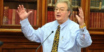 Cum se întoarce, Doamne, roata! Un primar UDMR a ajuns să-l regrete pe Corneliu Vadim Tudor!