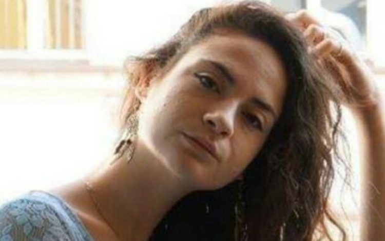 O tânără de 27 ani, cu dublă cetățenie, israeliană şi română, răpită de Hamas, a fost ucisă în captivitate. Anunțul MAE