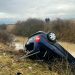 Un autoturism a derapat şi a ajuns într-un şanţ plin cu apă la granița dintre Satu Mare și Maramureș. Două femei și un minor au fost declarați decedați