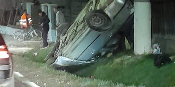 Cum s-a produs accidentul de la Onceşti, în care şoferul a murit pe loc după ce s-a izbit cu maşina de un stâlp