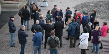 Primarul interimar și șefii de servicii din Primăria Baia Mare, în audiență la cetățeni: prima întâlnire a fost în Cartierul Săsar