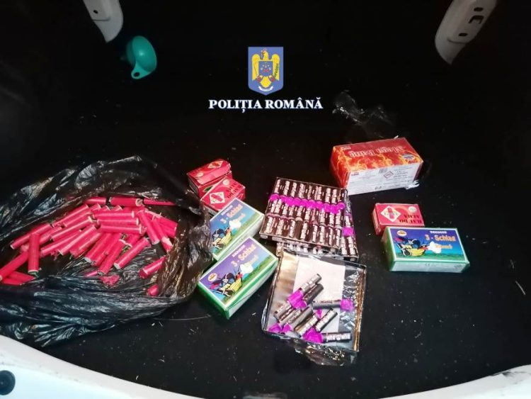 Percheziții domiciliare desfășurate în localitatea Țicău