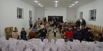 Moşul a trecut pe la micii fotbalişti din Ocna Şugatag