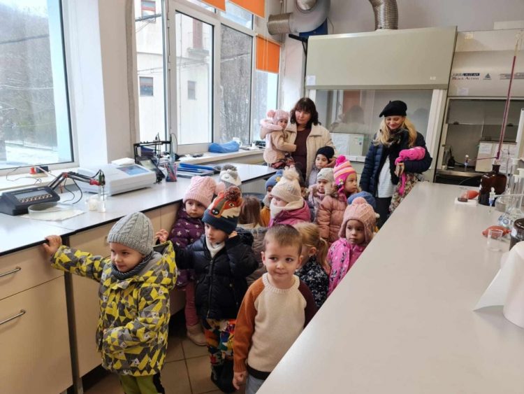 Preșcolari, în vizită la obiectivele societății VITAL S.A.