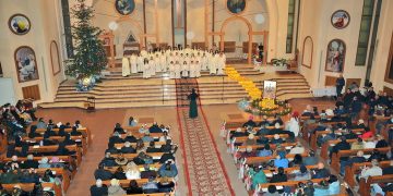 PS Vasile  Bizău, la Concertul eparhial de colinde: „Este darul Eparhiei noastre pentru dumneavoastră”