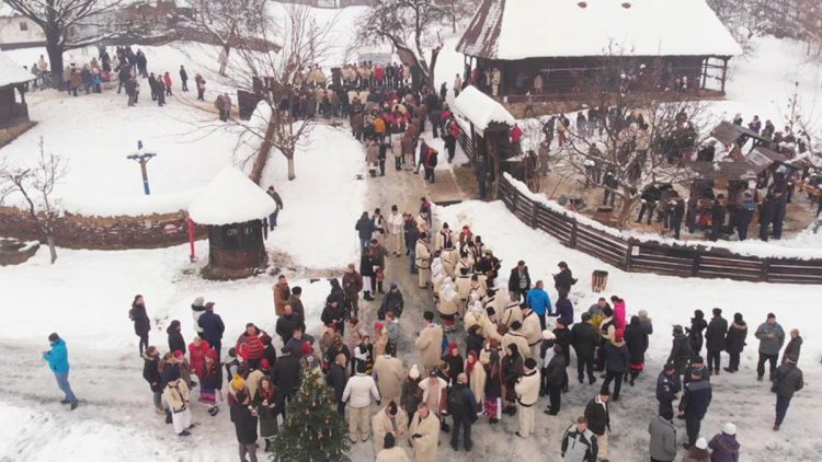 Tradiţiile sărbătorilor de iarnă, găzduite de Muzeul Satului din Baia Mare