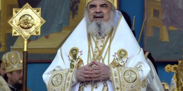 Pastorala de Crăciun a Patriarhului Daniel: „Nașterea Domnului sărbătorită în cântările Bisericii”
