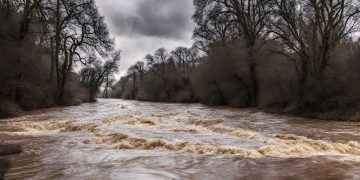 Cod portocaliu şi cod galben de inundaţii în Maramureş