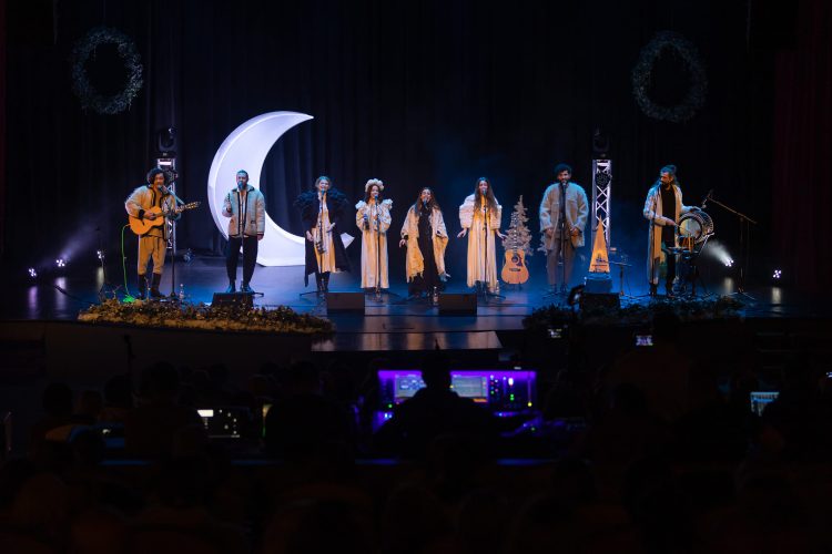 Grupul de colindători MA RA MU, în concert în Baia Mare, Sighetu Marmaţiei şi Ieud