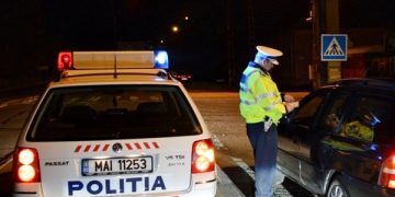 Gest disperat al unui tânăr. A fost prins cu droguri în trafic, le-a înghițit și a murit chiar sub ochii polițiștilor