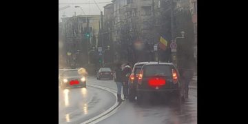 Accident pe Bulevardul Republicii din Baia Mare. Trei autoturisme au fost avariate