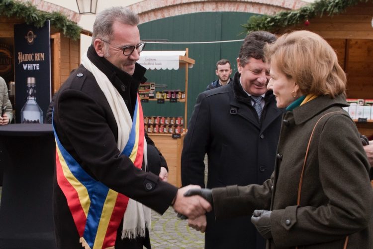 Primul Târg regal de Crăciun, deschis la Castelul Săvârşin