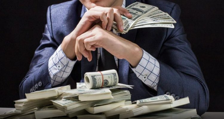 Forbes a publicat clasamentul cu cei mai bogați 10 oameni în decembrie 2023