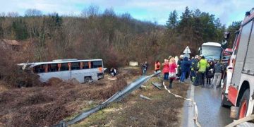 Accident în Bulgaria. Un autocar din România s-a ciocnit cu un camion turcesc, condus de un româ