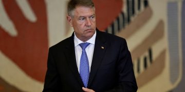 Alo, Poliția! A dispărut cetățeanul Klaus Werner Iohannis? O fi bolnav, a fugit din țară, se ascunde de protestatari?