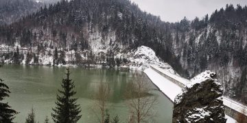 Specialiștii Administrației Bazinale de Apă Someș-Tisa execută lucrări hidrotehnice sigure și în sezonul friguros