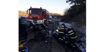 Un mort şi doi răniţi după un accident care a avut loc la ieşirea din Gilău