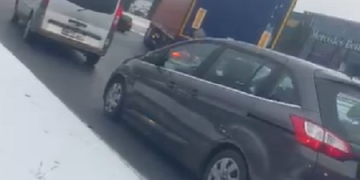 Protestul fermierilor și transportatorilor se extinde în toată ţara. Au ieşit pe străzi şi transportatorii maramureşeni