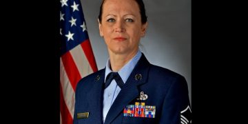 Povestea fabuloasă a Corinei, românca ajunsă secretar-major în Forțele Aeriene ale SUA