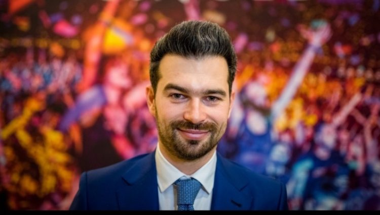 Patronul Untold, acuzat de agresiune sexuală. Doi tineri au depus plângere