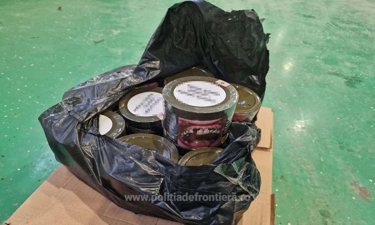 Ucrainean depistat în timp ce transporta aproximativ 30 de kg tutun de narghilea