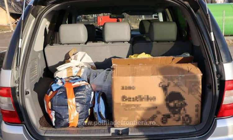 Femeie depistată în trafic cu 9.000 țigarete în maşină. S-a ales cu marfa confiscată şi cu amendă de 20.000 lei