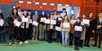 Trei elevi de la „Șincai” au obţinut marele trofeu la ediția a XVII-a a Concursului de Matematică „Tinere Speranțe”