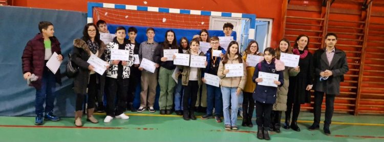 Trei elevi de la „Șincai” au obţinut marele trofeu la ediția a XVII-a a Concursului de Matematică „Tinere Speranțe”