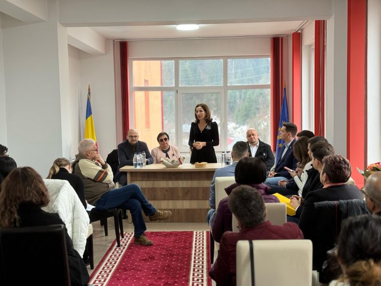 Haos în politica din Maramureș! De la ședințe politice în „crâșme”, la ședințe de alegeri în primării. Cum e mai bine? 