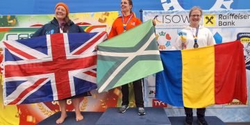 Delia Ana Kovacs și Liviu Bursuc au câștigat patru medalii la prima ediție a Campionatului European de Înot în Ape Înghețate (3,7 grade Celsius), desfășurat la Oradea