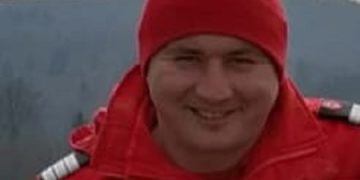 Un pompier maramureşean a salvat viața unui bătrân de 70 de ani căzut pe stradă, în stare de inconștiență