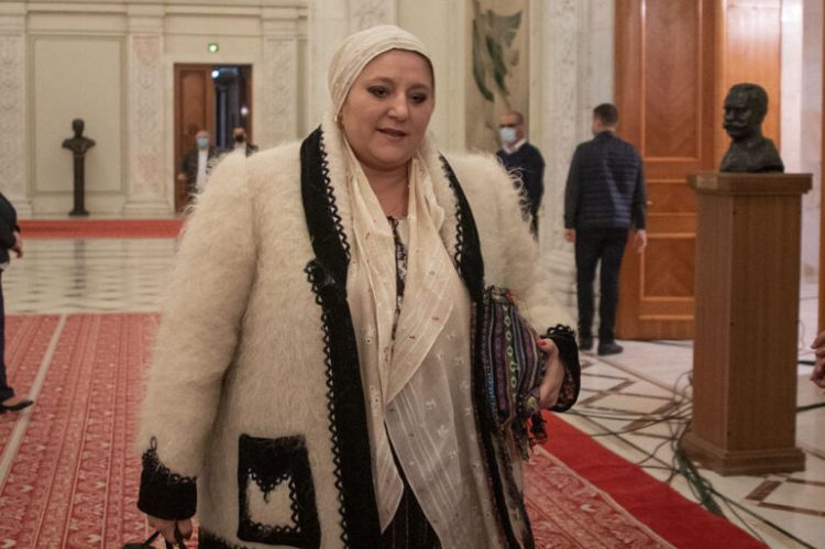 Institutul Elie Wiesel a sesizat Parchetul General după ce Diana Șoșoacă l-a invocat într-un comunicat pe poetul legionar Radu Gyr