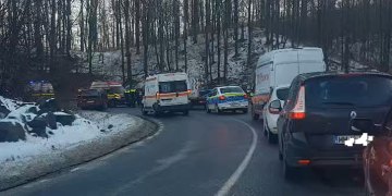 Coliziune între două vehicule pe DJ 184, între Șurdești și Cavnic