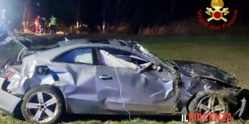 Moarte tragică în Italia pentru un român, aruncat prin plafonul mașinii în timpului unui accident rutier