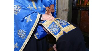 Preoții care solicită bani pot fi reclamați online la Patriarhie