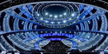 În perioada 6-10 februarie are loc ediţia a 74-a a Festivalului Sanremo. Invitaţi speciali: Russell Crowe şi Eros Ramazzotti