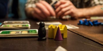 Cauți un nou mod de a-ți petrece timpul liber? Participă la o seară de jocuri de societate din Baia Mare