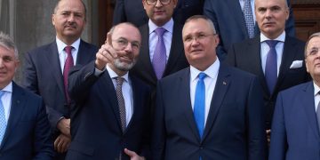 Când te crezi salvator și tu nu știi să înoți…