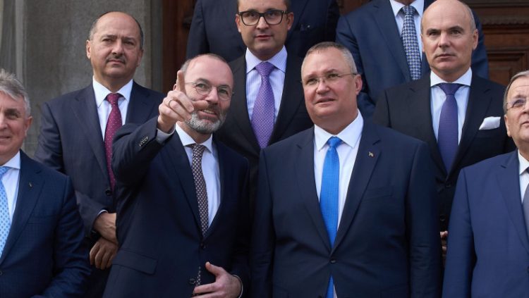 Când te crezi salvator și tu nu știi să înoți…