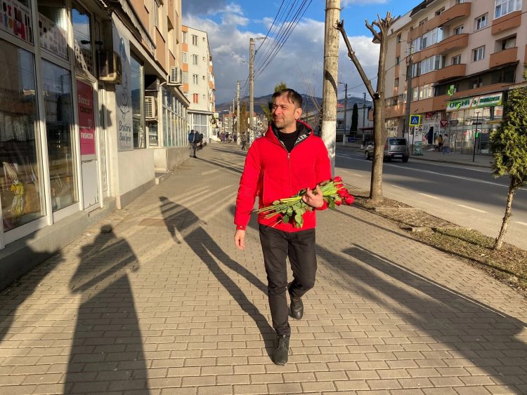 Scopul scuză mijloacele? Poate că de 8 Martie o să defileze cu alții…