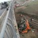 Accident șocant, cu 3 morți, pe DN1. Un camion a trecut peste o mașină și a căzut de pe pod