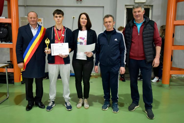 La Vișeu de Sus s-a desfășurat Olimpiada Națională a Sportului Școlar, etapa județeană la tenis de masă