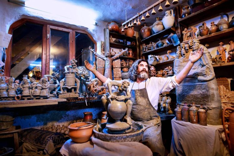 Olarul Leș Daniel din Maramureș cucerește Parisul la Salonul Mondial du Tourisme