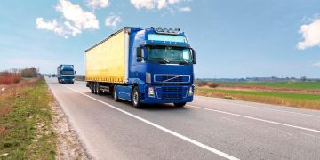 Tragedie în Franța. Un șofer de TIR român a omorât un om după ce și-a pus un film la volan