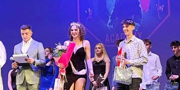 De ultim moment: O fotbalistă a câștigat titlul de miss boboc al Colegiului Economic „Nicolae Titulescu” din Baia Mare