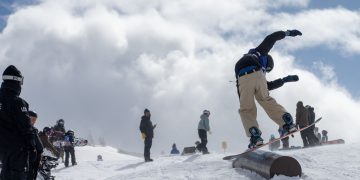 Snowboarding. Băimăreanul Patric Iluţ, locul I la circuitul internațional Barton Mystery Series din Austria