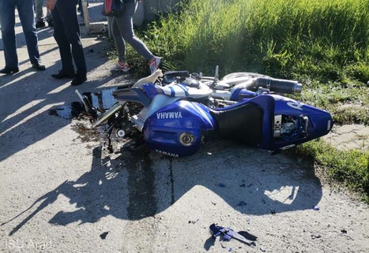 Accident tragic: Un motociclist a fost spulberat de un TIR / Tânărul a murit pe loc